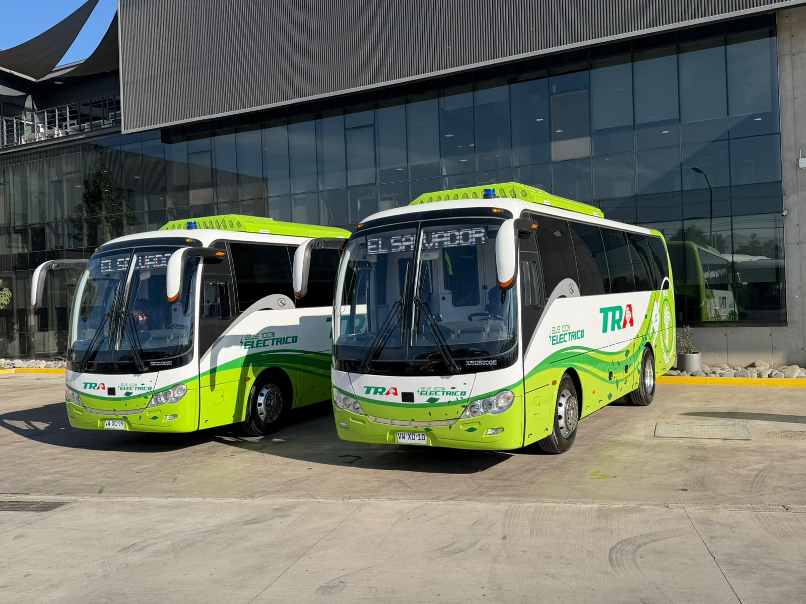 Buses eléctricos verdes de TRA